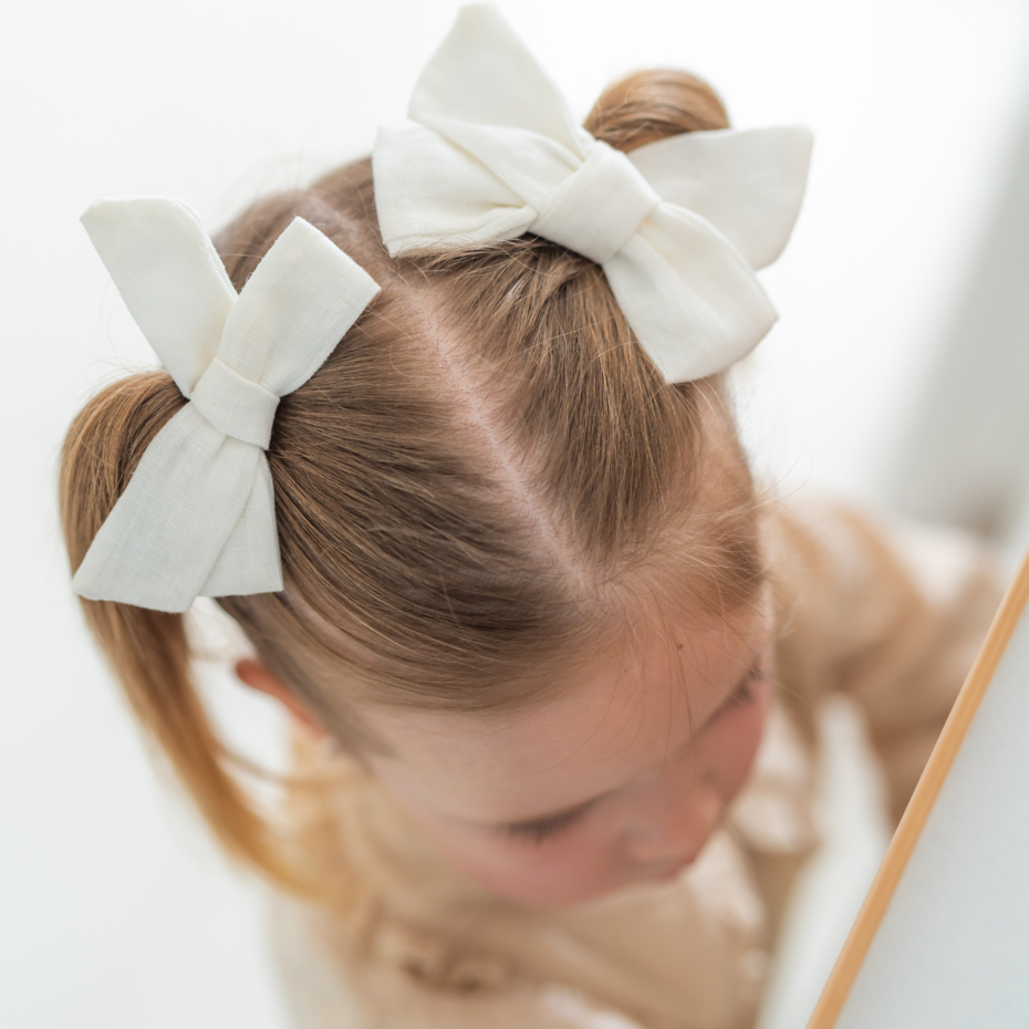 Meisjes haarspeldje met knoop - white linen